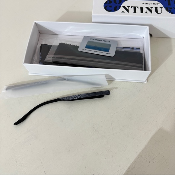 Polarized Sunglasses - Picture 10 of 11